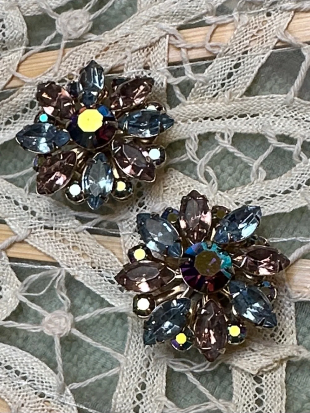 Aurora Borealis Rhinestone Flower Clip-On Vintage Earrings in Blue & Mauve/1 1/8